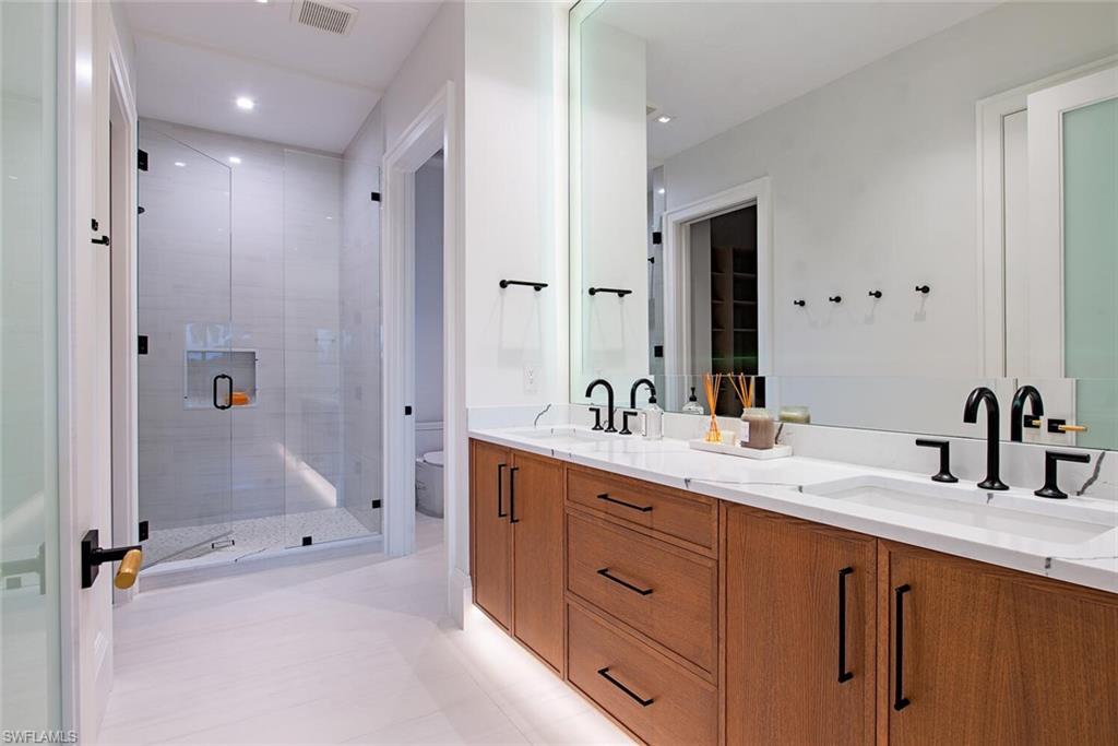 AQUALANE SHORES - Residential