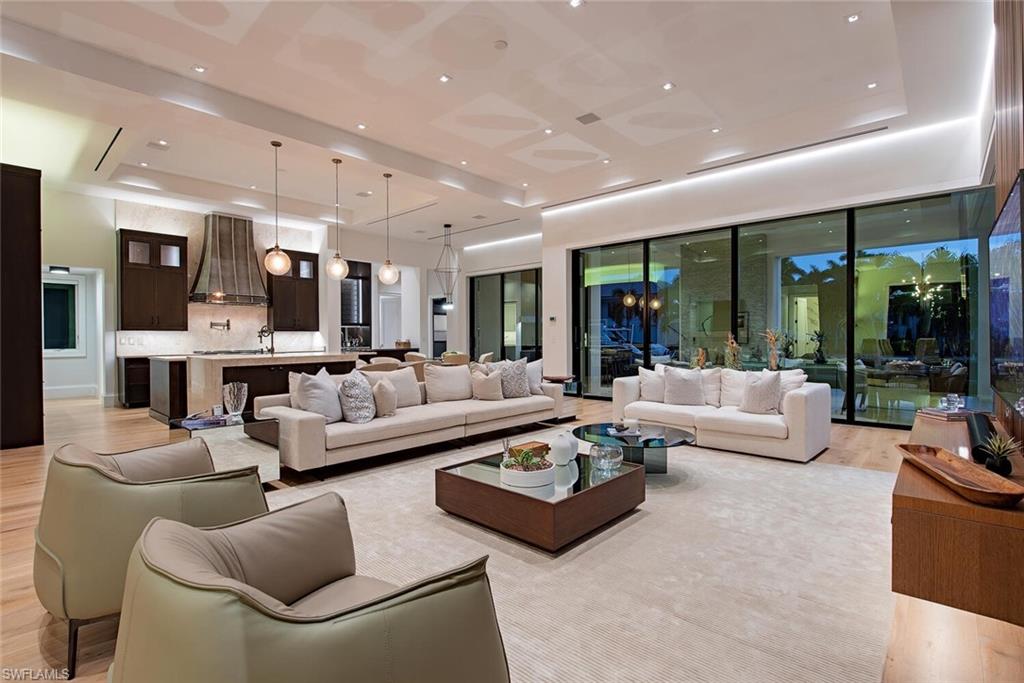 AQUALANE SHORES - Residential