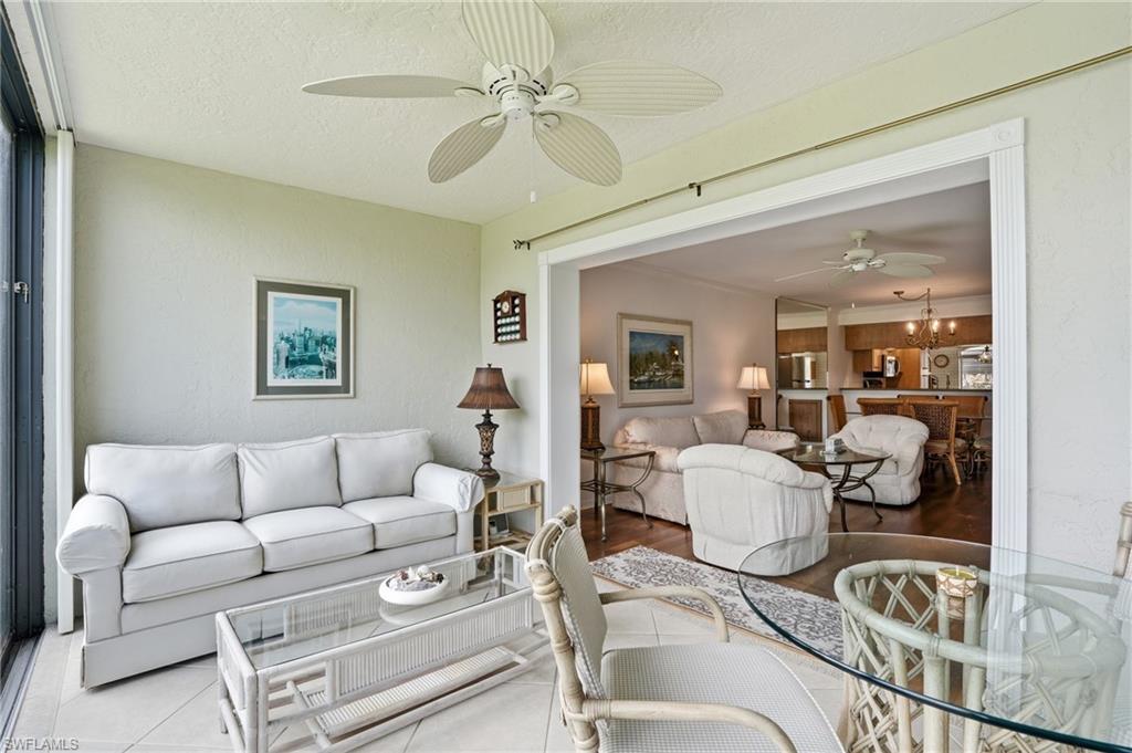 COUNTRY MANOR - Residential