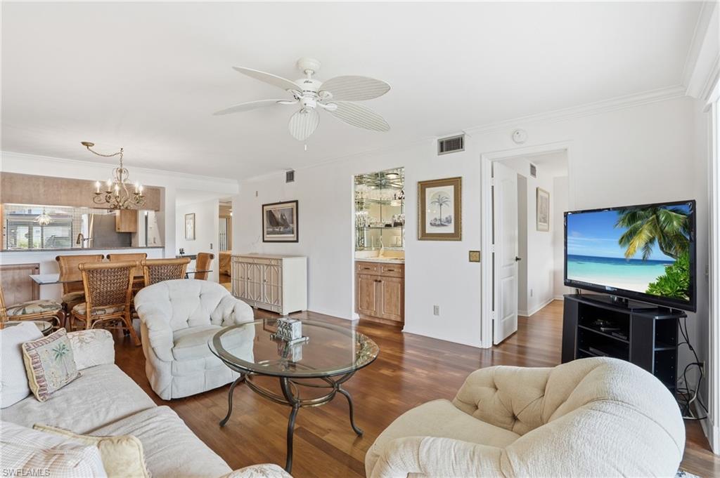 COUNTRY MANOR - Residential