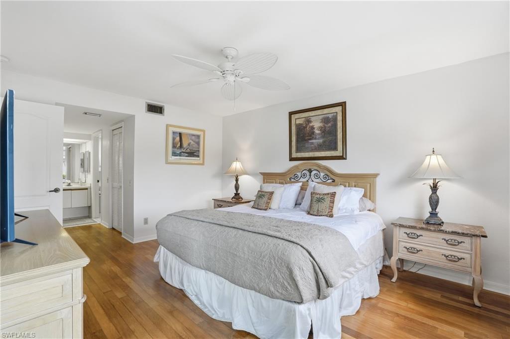 COUNTRY MANOR - Residential