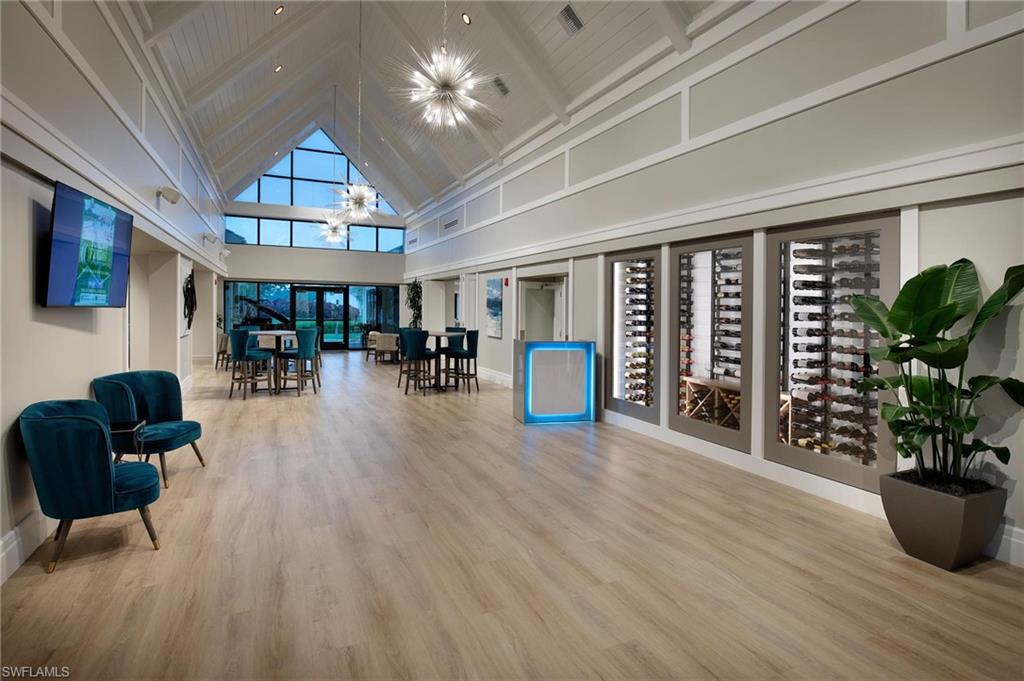 COUNTRY MANOR - Residential