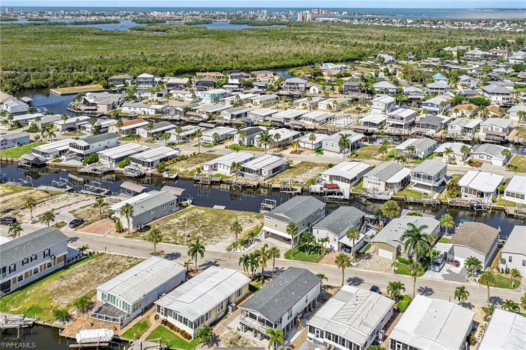 BAYSIDE ESTATES - Land