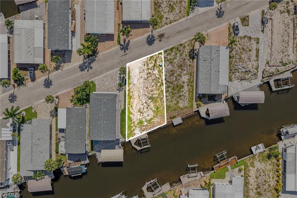 BAYSIDE ESTATES - Land
