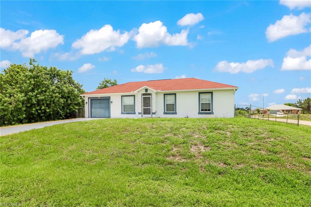 Great home for your family or an investment rental at this price!!  This cozy 3 bedroom home has stainless appliances, tile floors, vaulted ceilings, spacious bedrooms, a reverse osmosis system and a fenced in yard for pets.  Don't miss out on this move in ready home, call today for your showing.