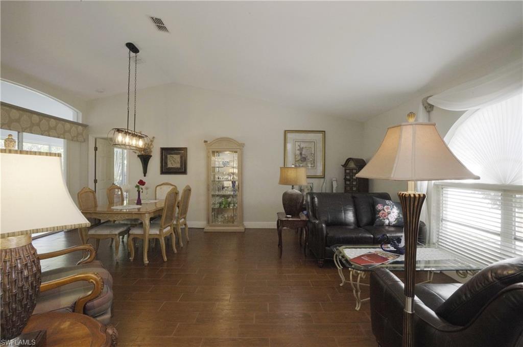 COUNTRY OAKS - Residential