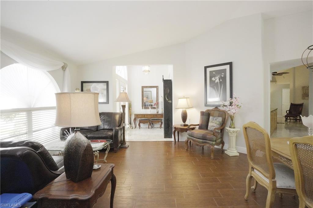 COUNTRY OAKS - Residential
