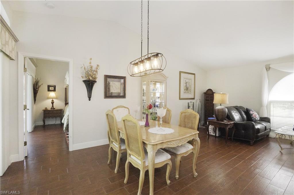COUNTRY OAKS - Residential