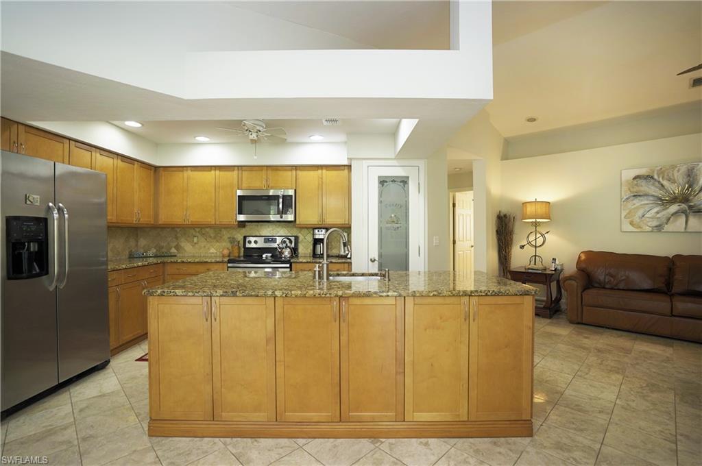 COUNTRY OAKS - Residential