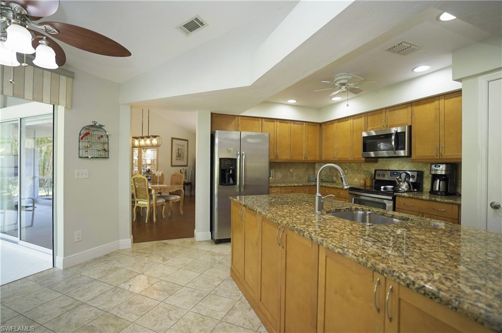 COUNTRY OAKS - Residential