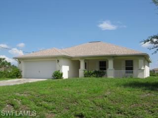 INVESTORS INVESTORS!!! Hurry, This Property Is A 2004 Concrete Block, 3 Bedroom + DEN, 2 Bathrooms, 2 Car Garage, In  Great Condition, Property Features: Tile And Carpet, Nice Cabinets, A/C And Water System In Place, Many More Things You Should Come And See, Property Is Rented Month To Month And Tenant Would Like To Stay, Make Your Appointment Today, Agents See Remarks