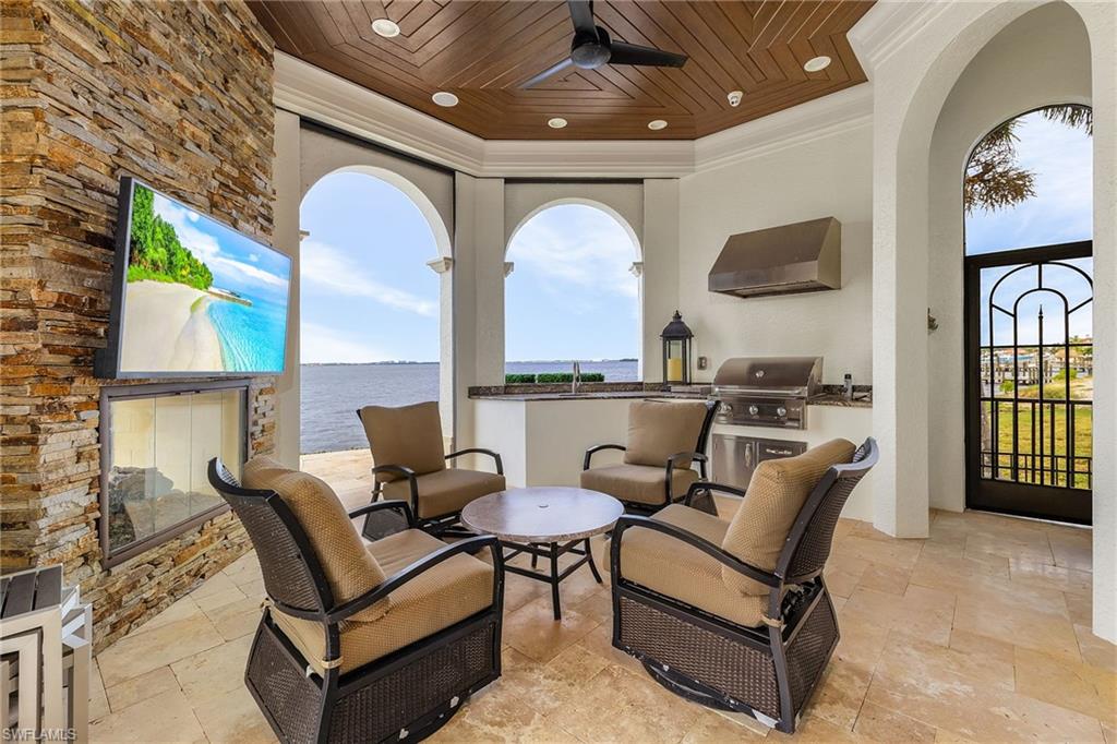 YACHT CLUB - Residential