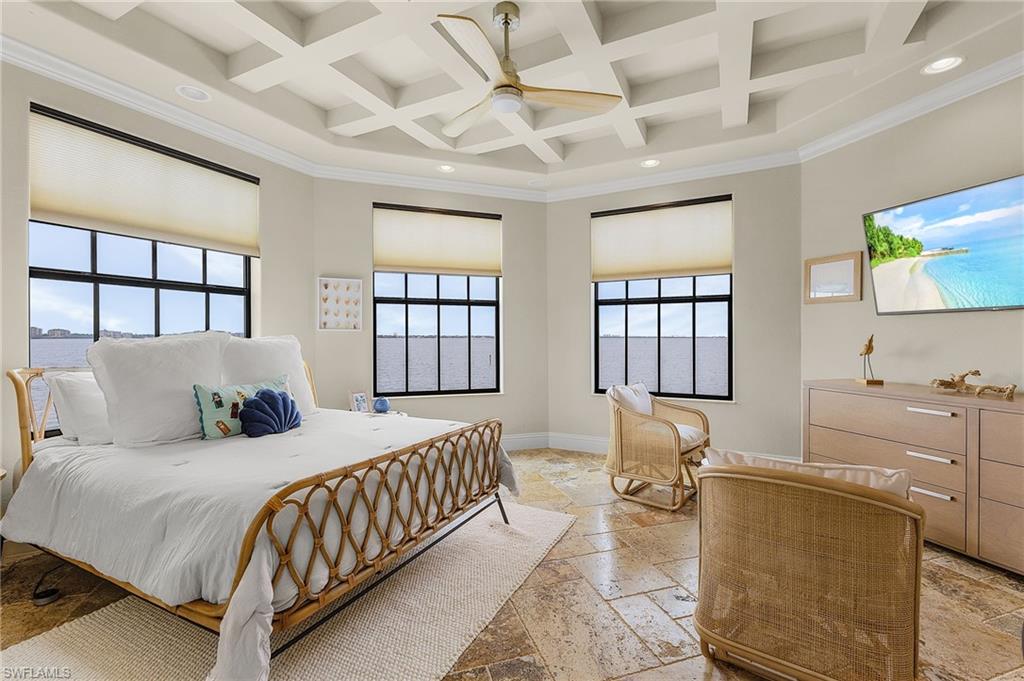 YACHT CLUB - Residential