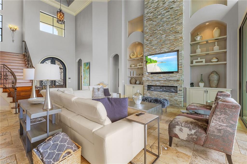 YACHT CLUB - Residential