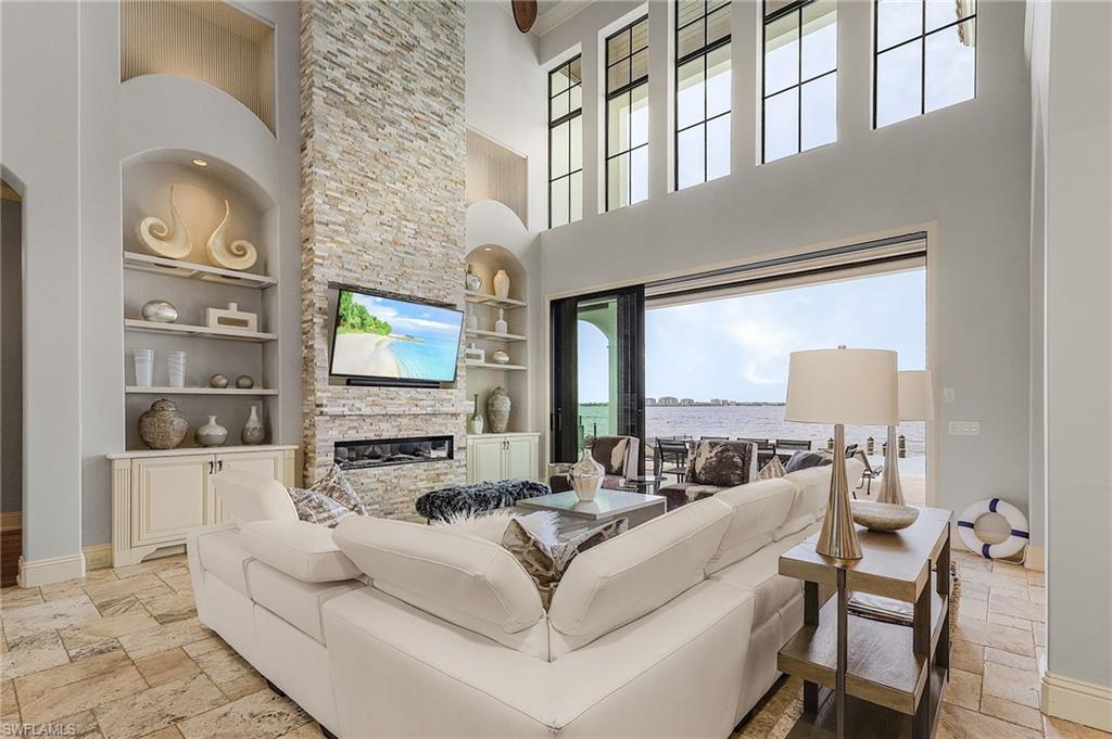 YACHT CLUB - Residential