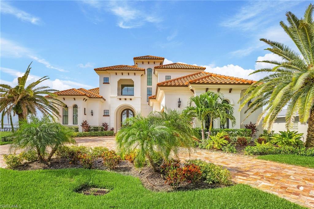 YACHT CLUB - Residential
