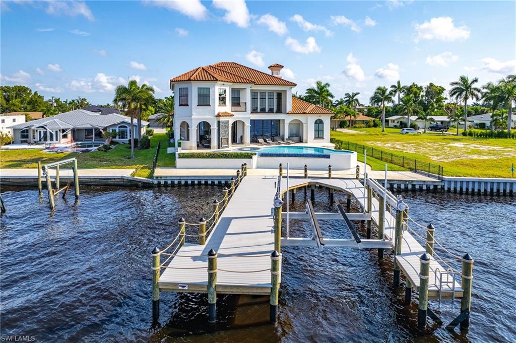 YACHT CLUB - Residential
