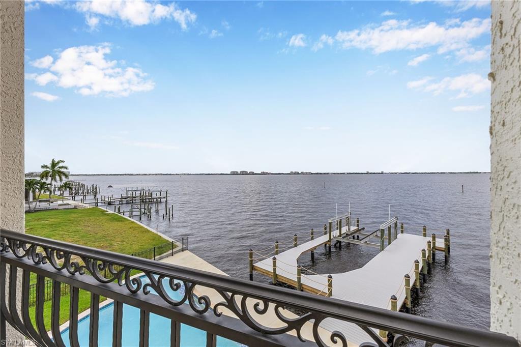 YACHT CLUB - Residential