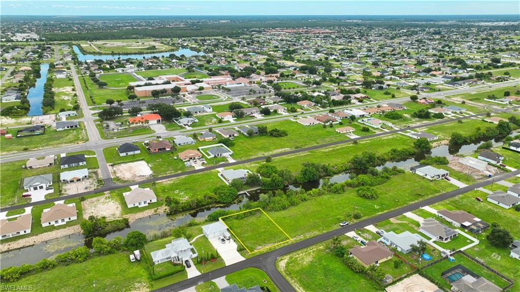 CAPE CORAL - Land