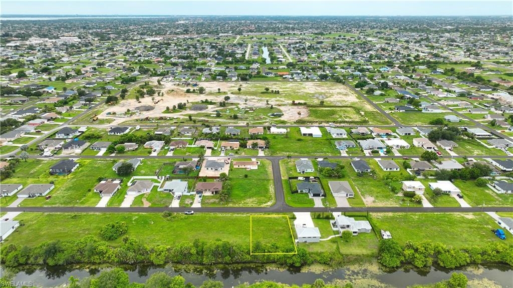 CAPE CORAL - Land