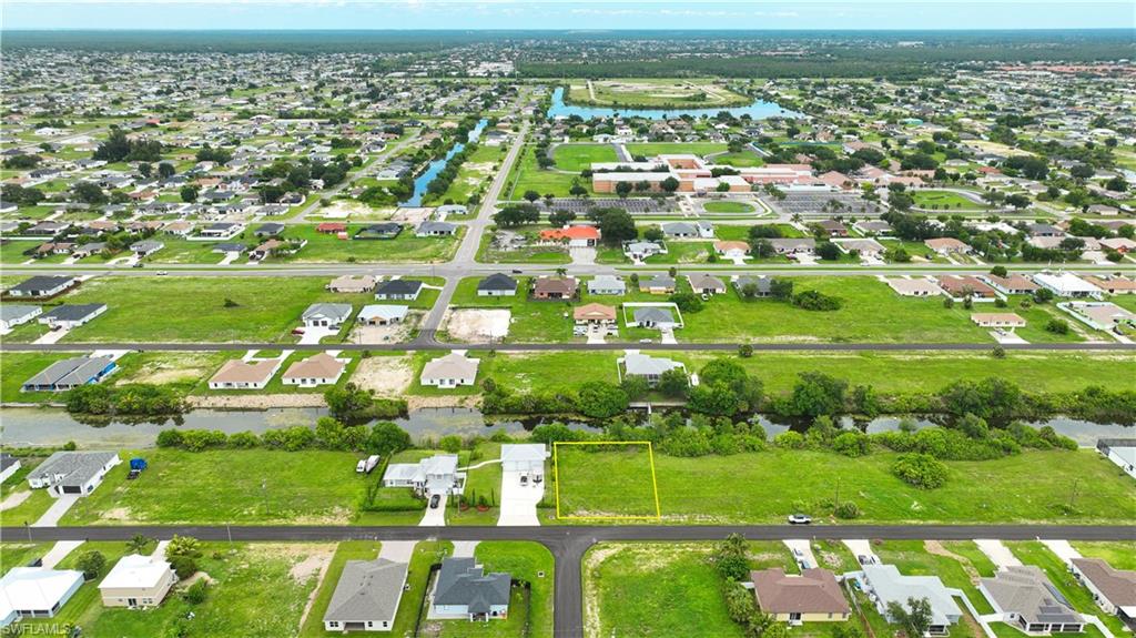 CAPE CORAL - Land