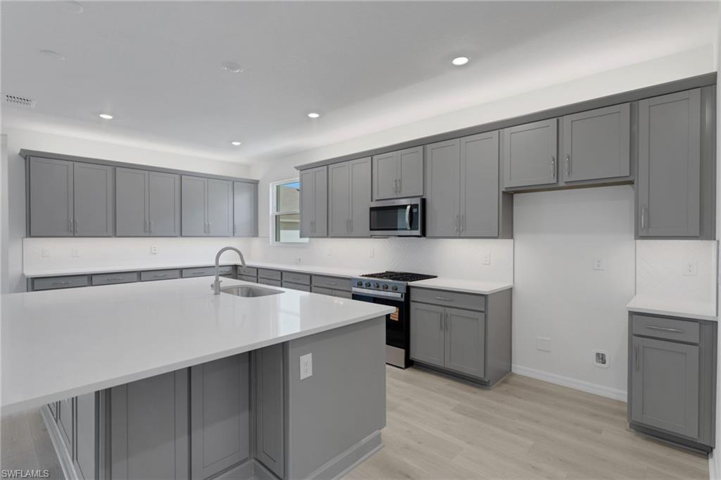 CREEKSIDE RUN - Residential