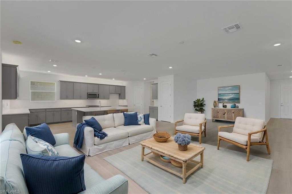 CREEKSIDE RUN - Residential