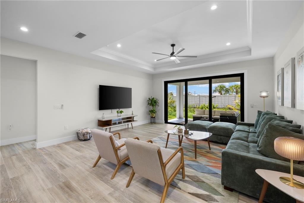 HALLENDALE - Residential Lease