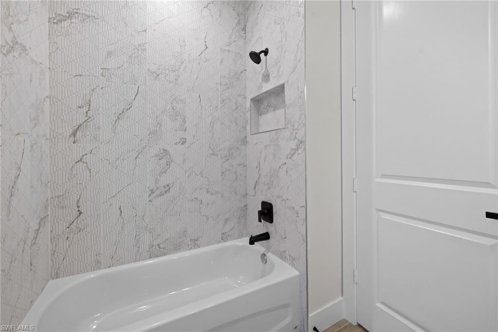 HALLENDALE - Residential Lease