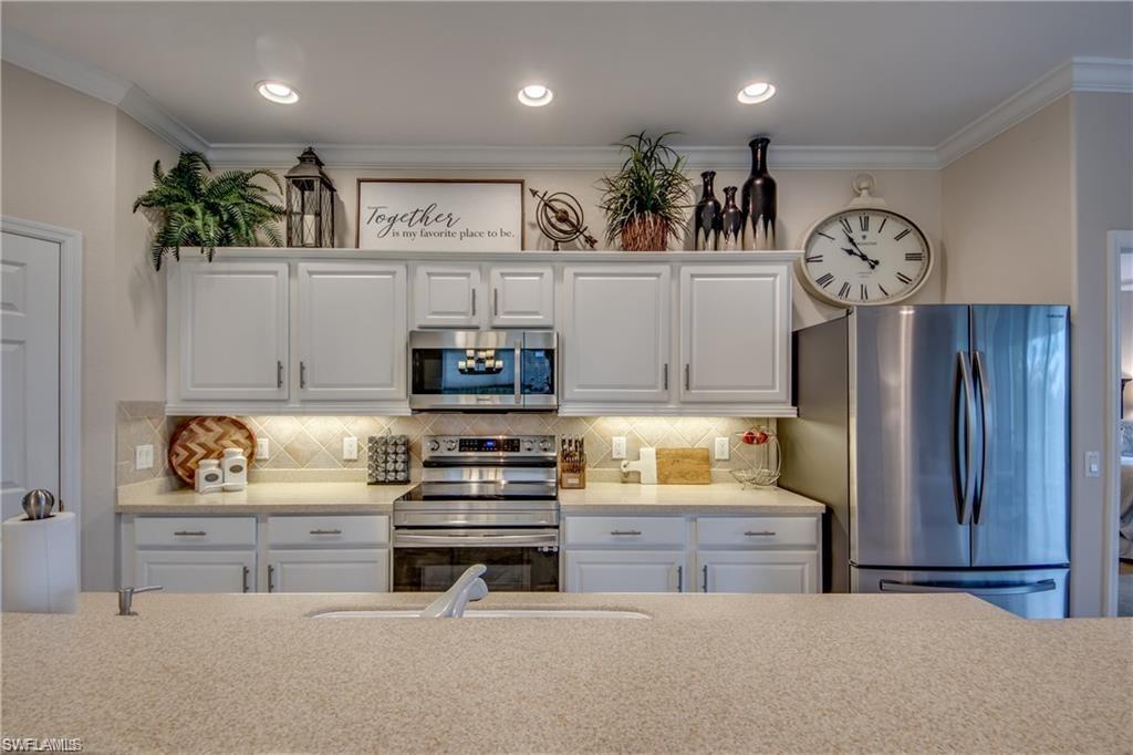 CALUSA PALMS II - Residential Lease