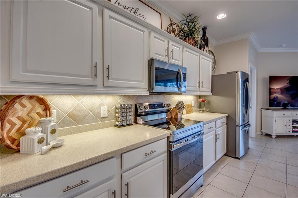 CALUSA PALMS II - Residential Lease