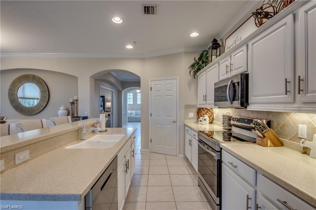 CALUSA PALMS II - Residential Lease