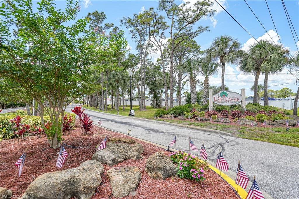 RIVERWALK - Residential