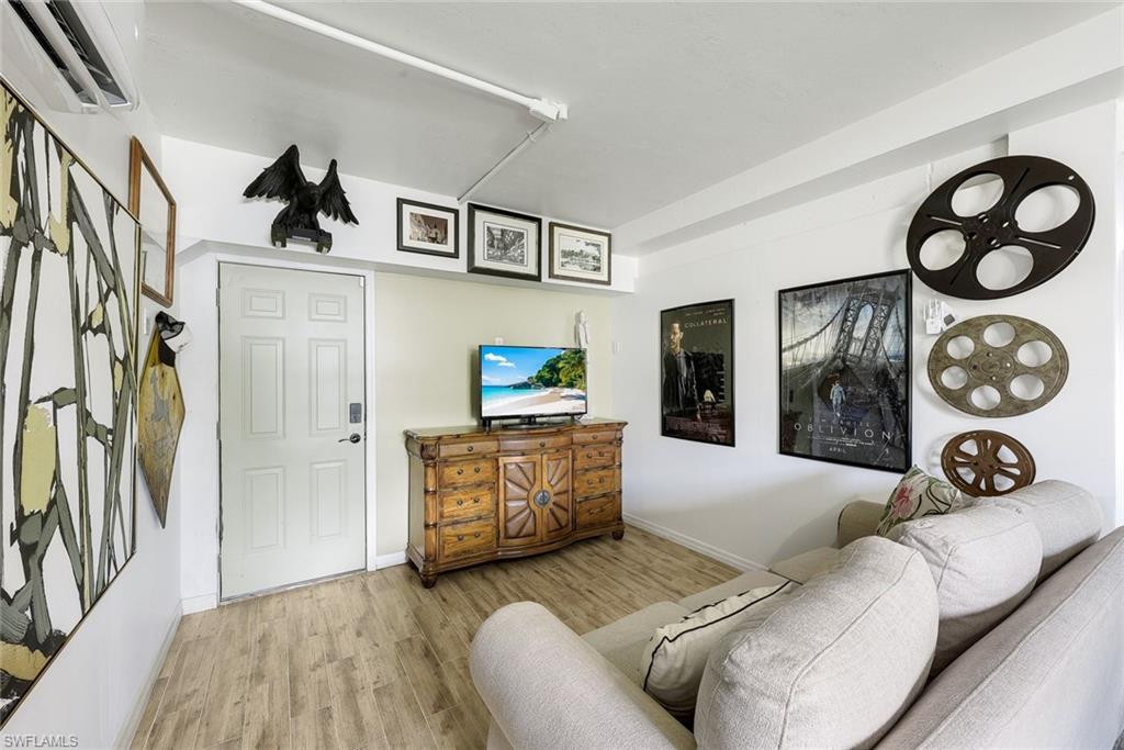 RIVIERA COLONY - Residential