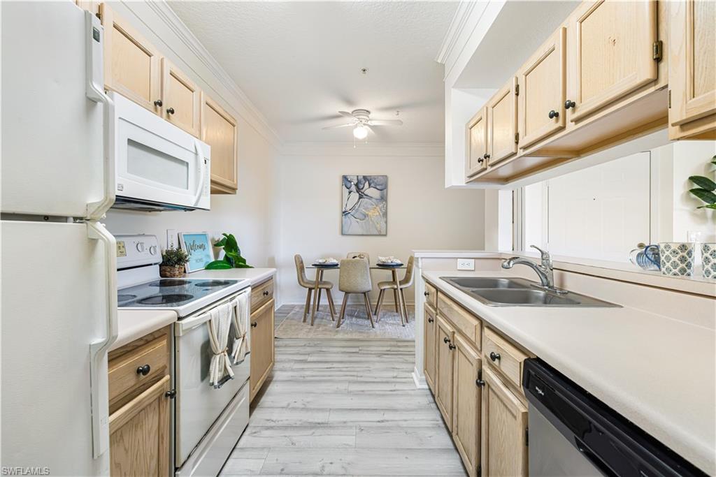 ROYAL GREENS - Residential