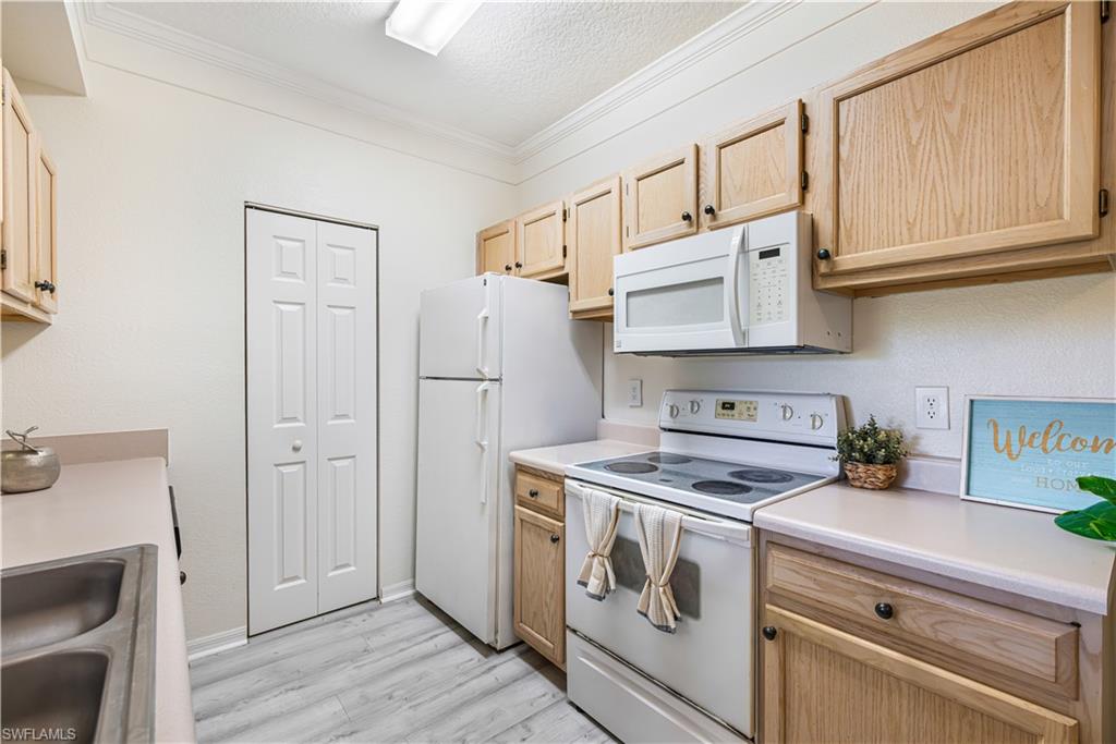 ROYAL GREENS - Residential