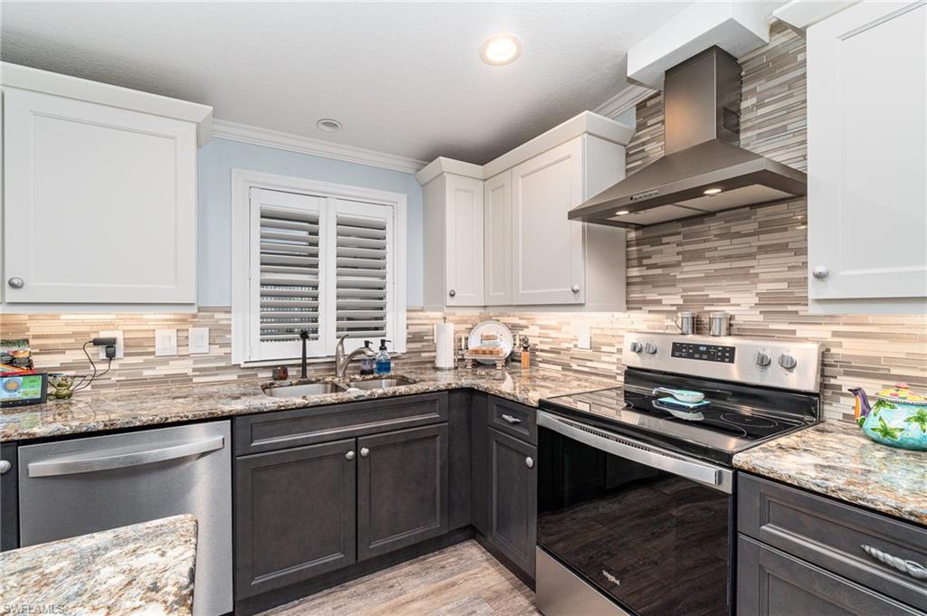 BAYSIDE ESTATES - Residential