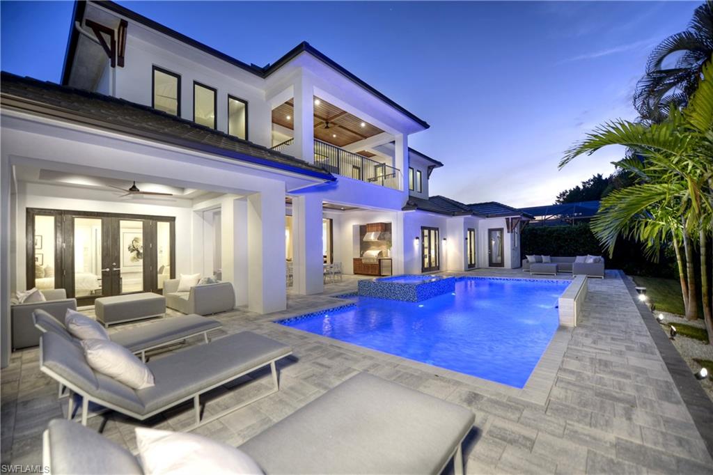 MOORINGS - Residential