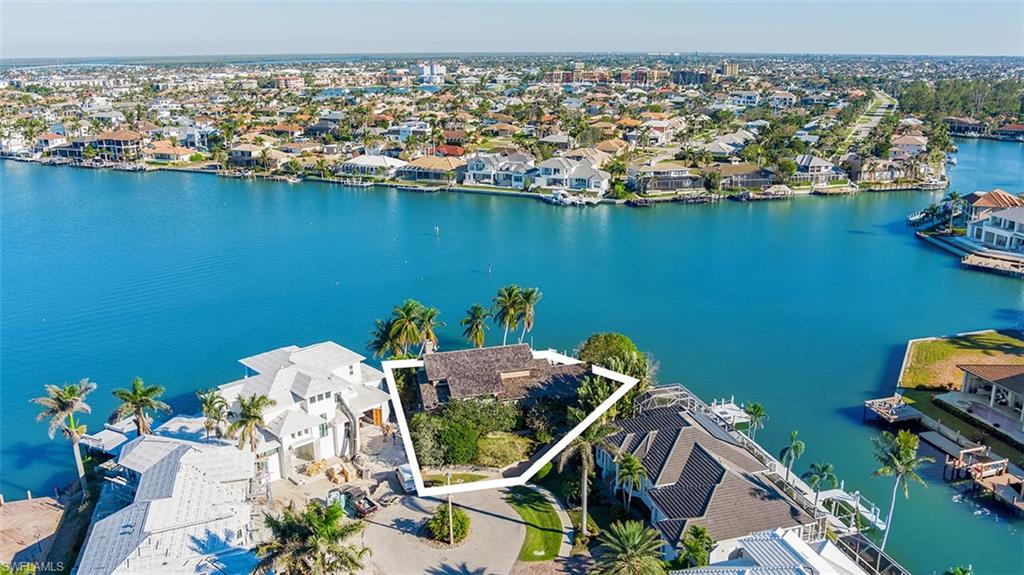 MARCO BEACH - Residential