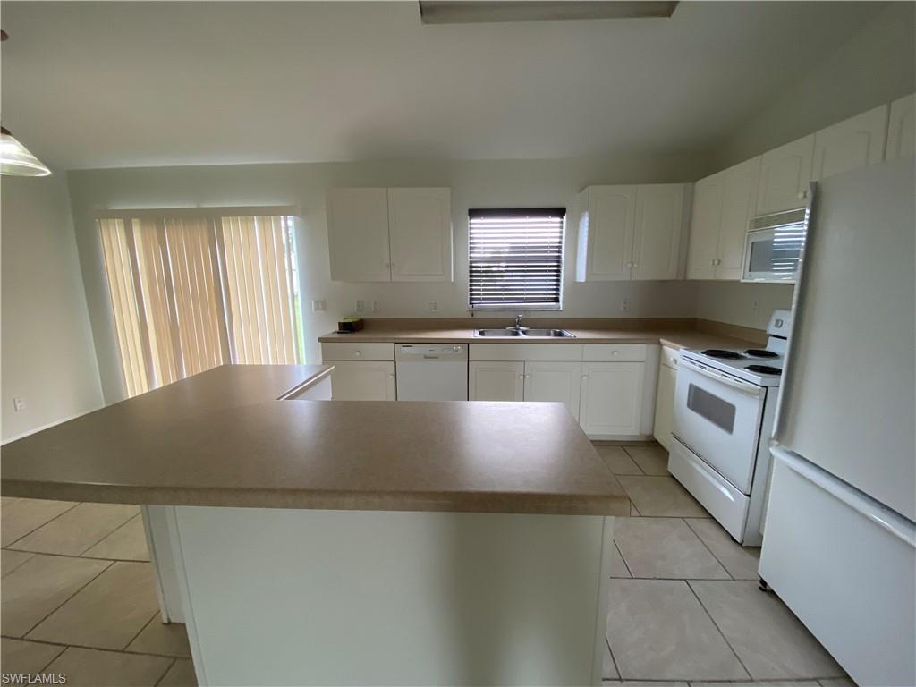 CAPE CORAL - Residential Lease