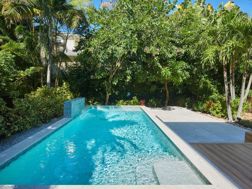 OLDE NAPLES - Residential