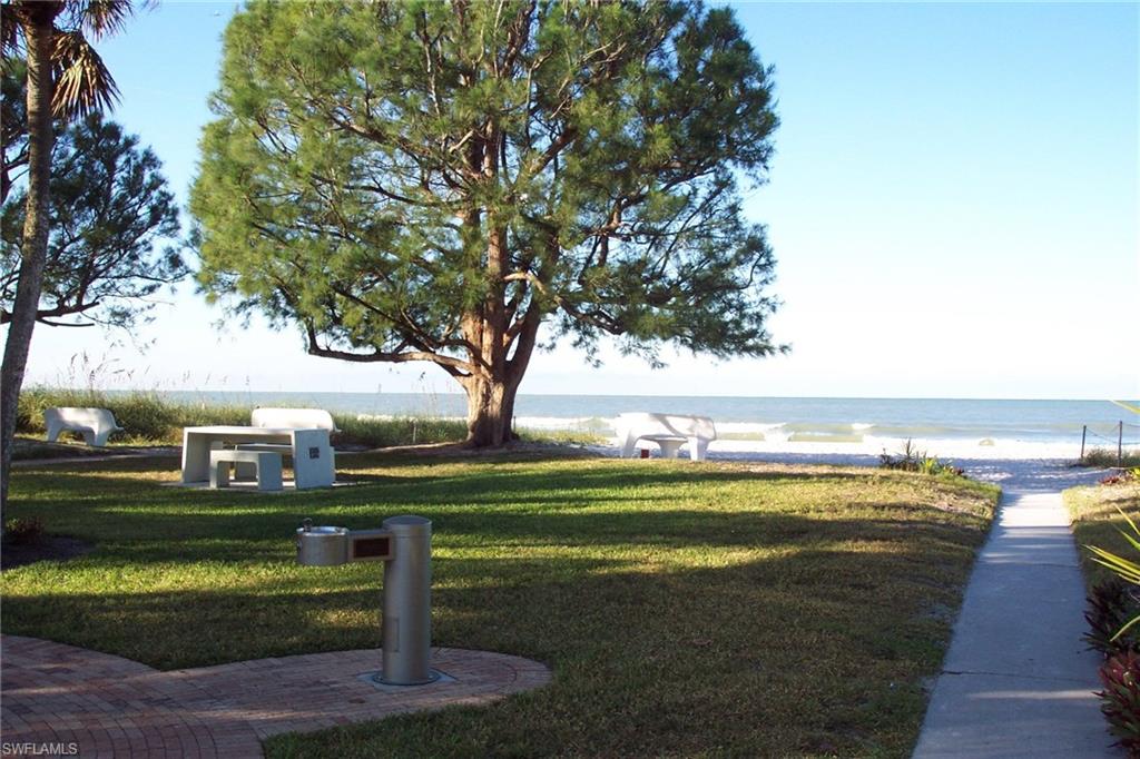 MOORINGS - Residential