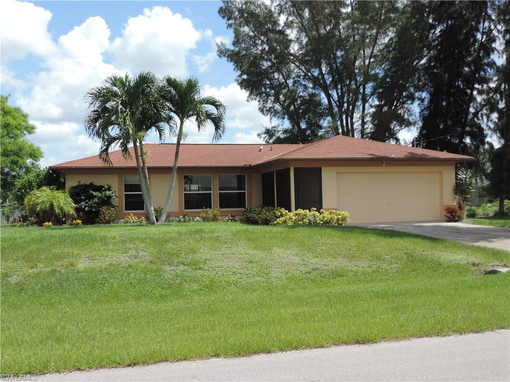 Beautiful home in SW Cape!  Schedule your showing before its gone.  Great price and location, close to shopping, dining, entertaining and all the Cape fun!  Beautiful open floor plan with a fantastic kitchen.  Granite counters 2 built in pantries and lots of counter space.  Custom kitchen cabinets and stainless steel appliances included.  Laundry is currently in the garage but seller states you can just turn the plumbing back around and have your laundry back inside.  Nice size master bedroom.  Chair rails, vaulter ceilings, large screened in lanai adds wonderful entertainment area.