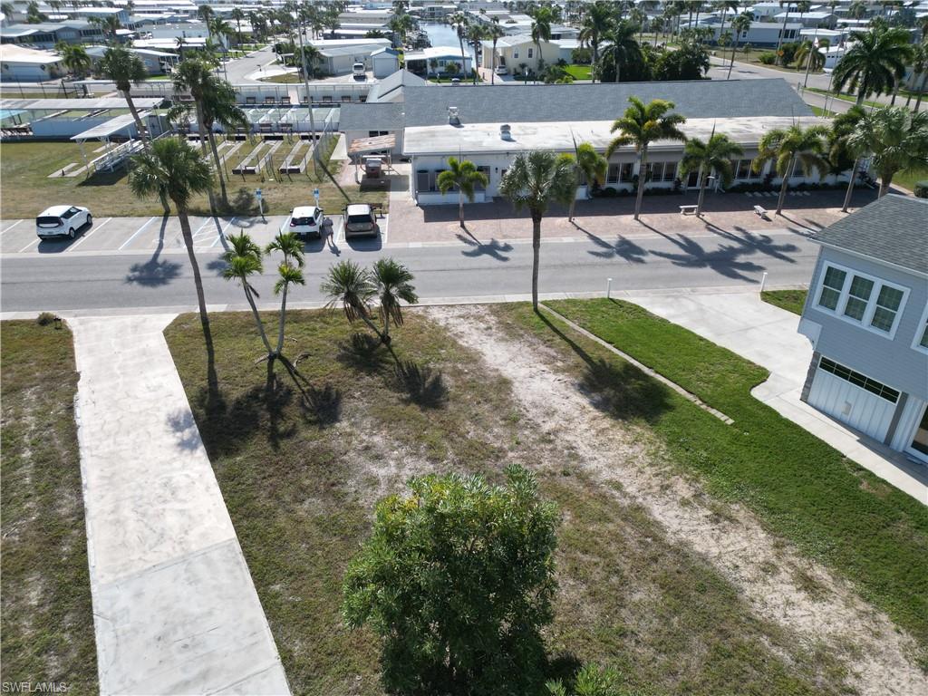 BAYSIDE ESTATES - Land