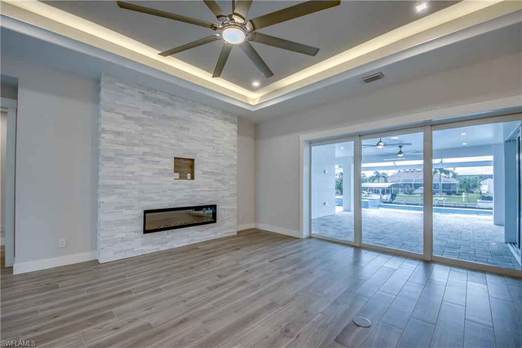 YACHT CLUB - Residential