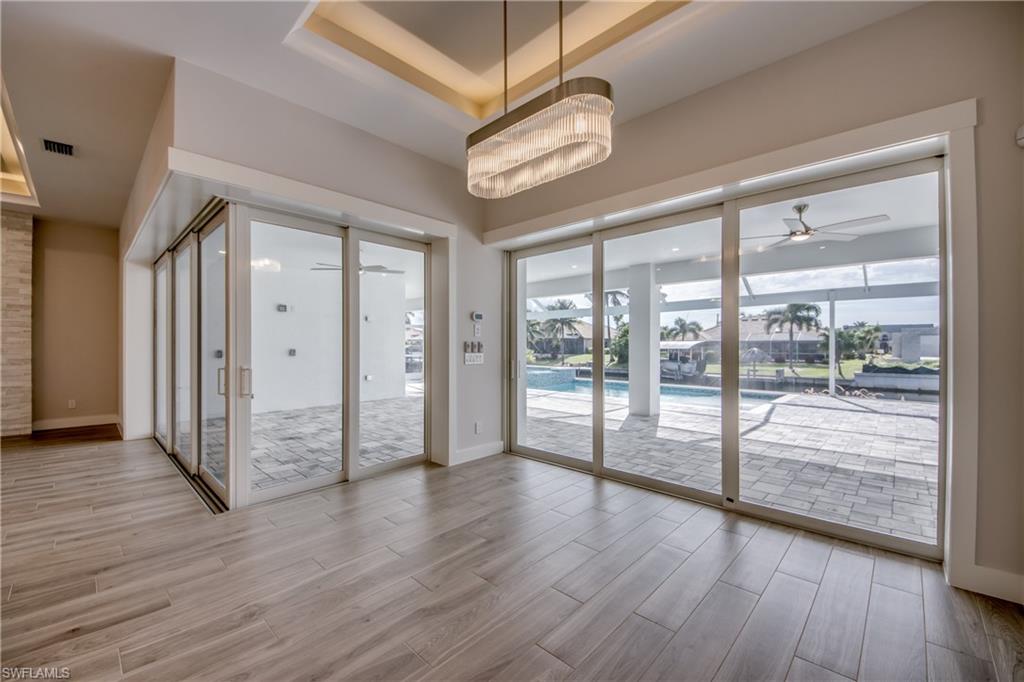 YACHT CLUB - Residential