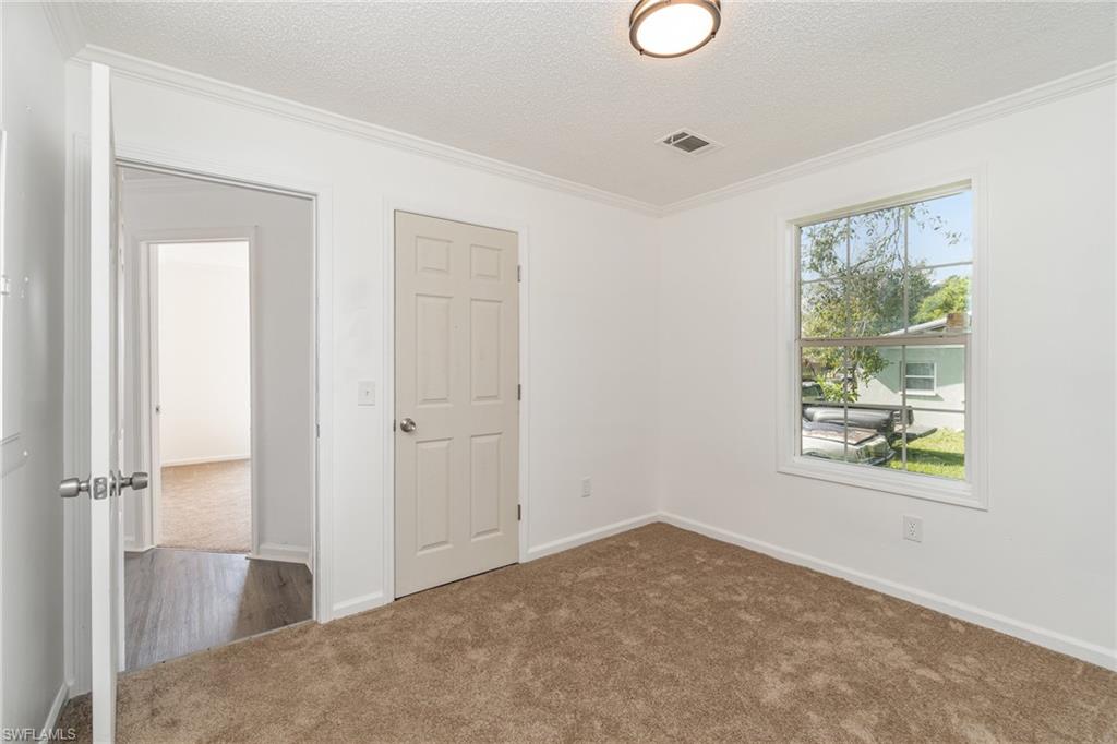 LAKE SUZY - Residential