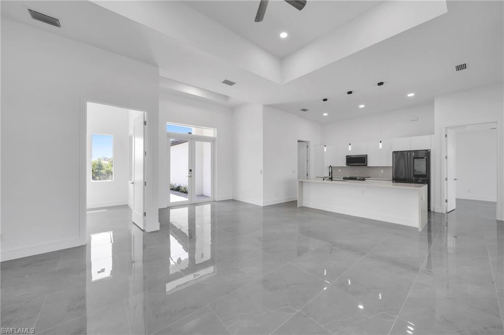 CAPE CORAL - Residential
