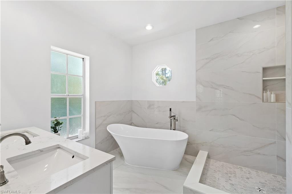 SAN CARLOS ESTATES - Residential