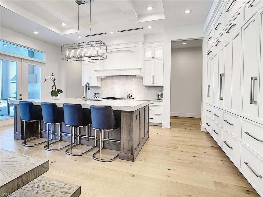 LIVINGSTON WOODS - Residential